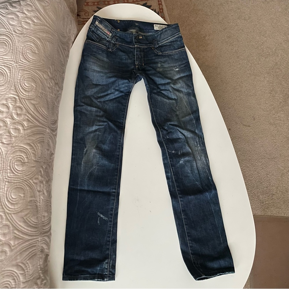 Excellent condition Diesel Sz 25 straight leg jeans